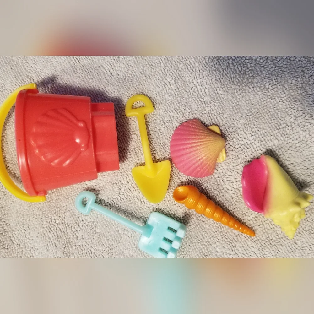 Our Generation Travel Set And Beach Set For 18" Dolls - Picture 6 of 7